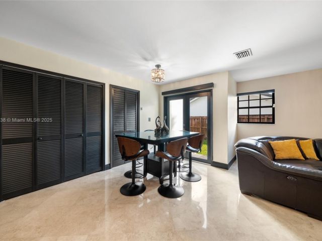 Дом в аренду по адресу 5424 SW 154th Pl 5424 - фото 7444449