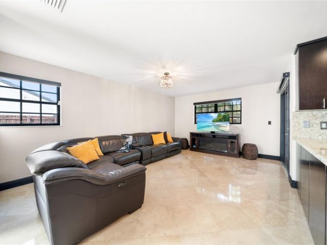 Дом в аренду по адресу 5424 SW 154th Pl 5424 - фото 7444451