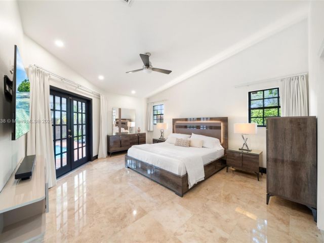 Дом в аренду по адресу 5424 SW 154th Pl 5424 - фото 7444453