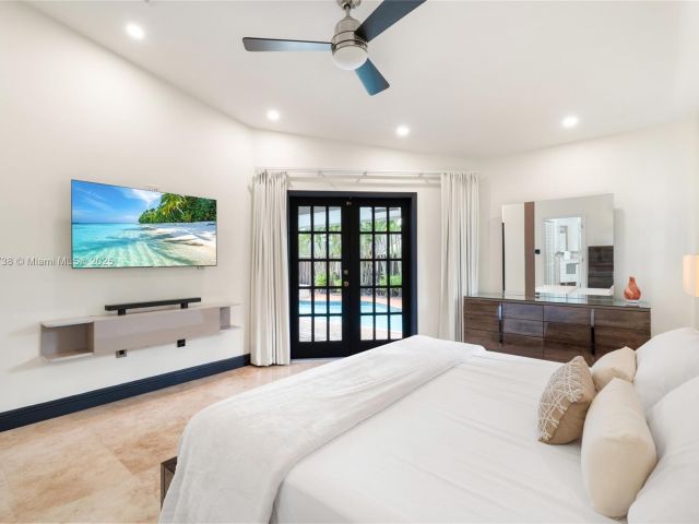 Дом в аренду по адресу 5424 SW 154th Pl 5424 - фото 7444454