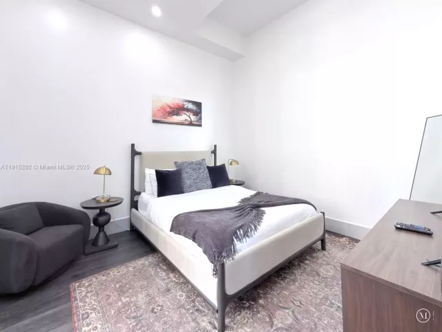 Продажа квартиры #1406 - фото 6820529