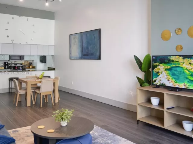 Продажа квартиры #1406 - фото 6820533