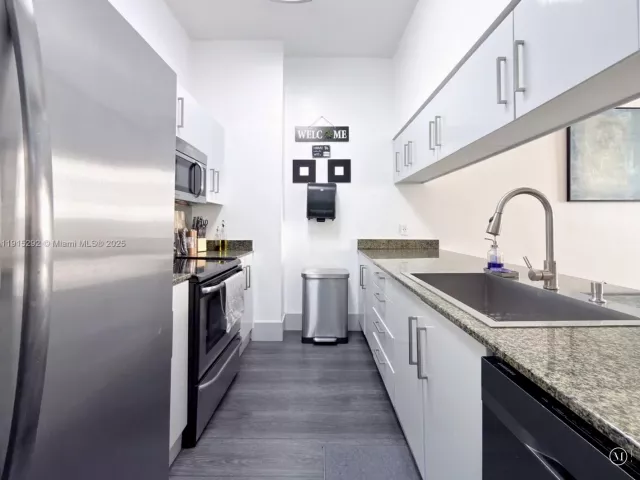 Продажа квартиры #1406 - фото 6820537