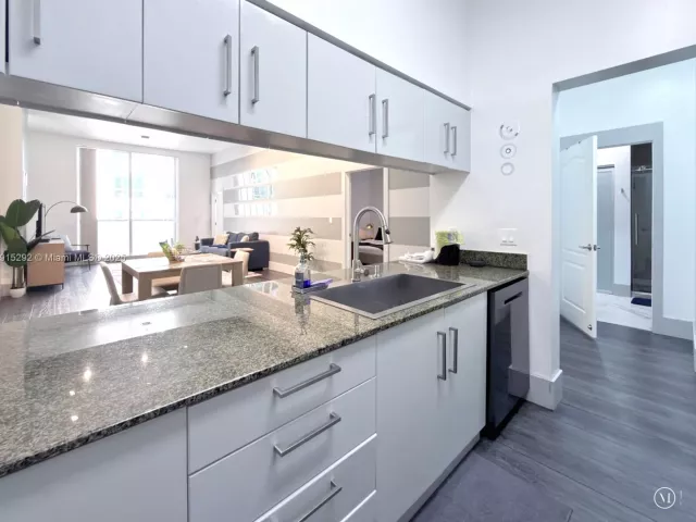 Продажа квартиры #1406 - фото 6820538