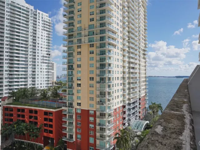 Продажа квартиры #1406 - фото 6820526