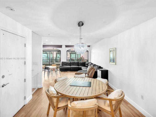 Продажа дома по адресу 1162 98th St 4 - фото 6820892