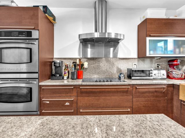 Продажа дома по адресу 1162 98th St 4 - фото 6820894