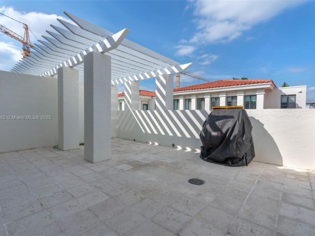 Продажа дома по адресу 1162 98th St 4 - фото 6820898