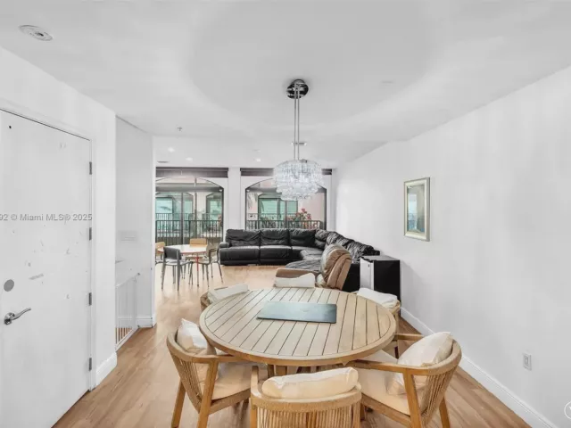 Продажа дома по адресу 1162 98th St 4 - фото 6820892