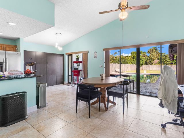 Продажа дома по адресу 7483 Silver Woods Court - фото 6846578