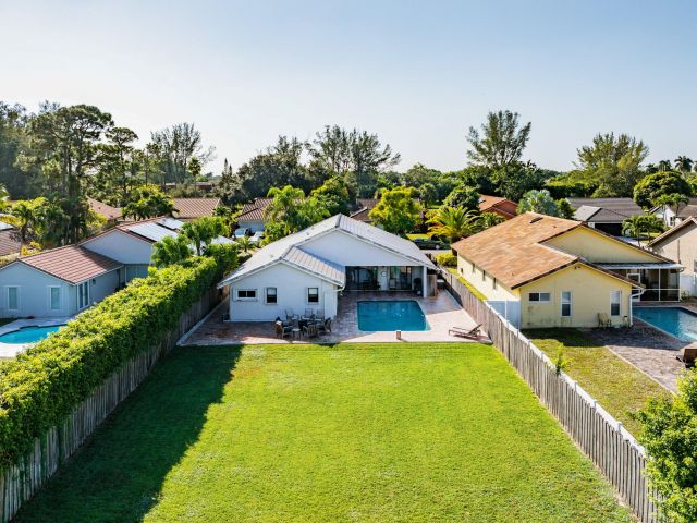 Продажа дома по адресу 7483 Silver Woods Court - фото 6846593