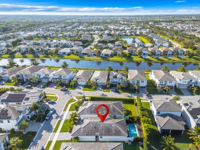 Продажа дома по адресу 8281 Oceanus Drive - фото 6830255