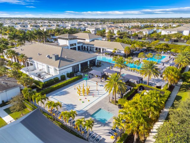 Продажа дома по адресу 8281 Oceanus Drive - фото 6830267