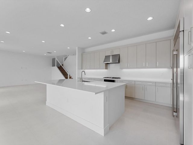 Продажа дома по адресу 20062 Hirono Lane - фото 6894512