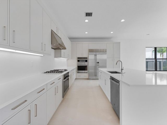 Продажа дома по адресу 20062 Hirono Lane - фото 6894514