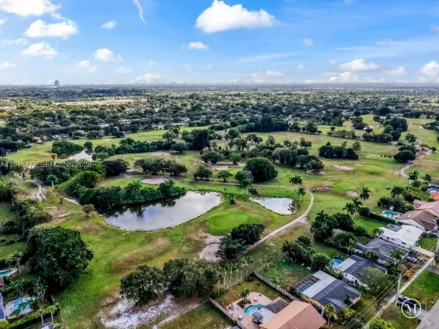 Продажа дома по адресу 4903 SW 90th Ter - фото 6821940