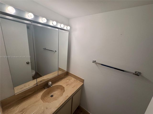 Продажа квартиры #1109 - фото 7437850