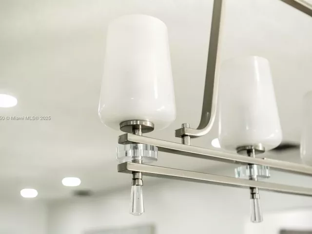 Продажа дома по адресу 1531 NW 182nd St - фото 6822037