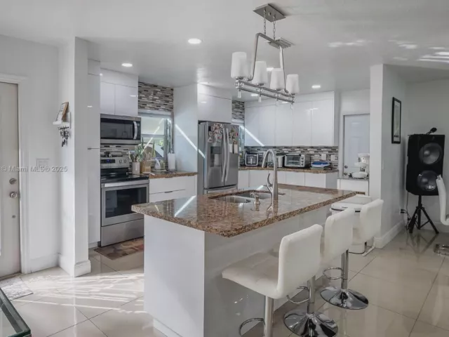 Продажа дома по адресу 1531 NW 182nd St - фото 6822038