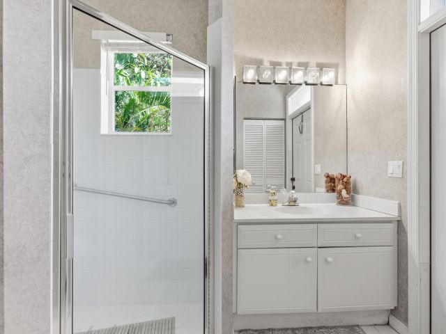 Дом в аренду по адресу 2495 NW 66th Drive - фото 6830437