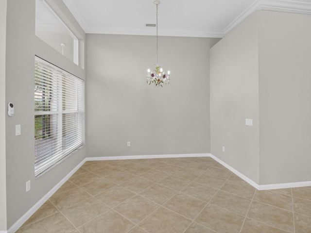 Продажа дома по адресу 7232 Morocca Lake Drive - фото 6823764