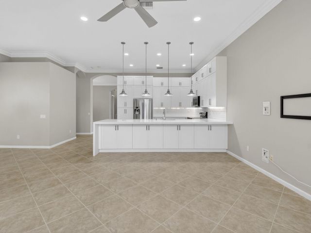 Продажа дома по адресу 7232 Morocca Lake Drive - фото 6823767