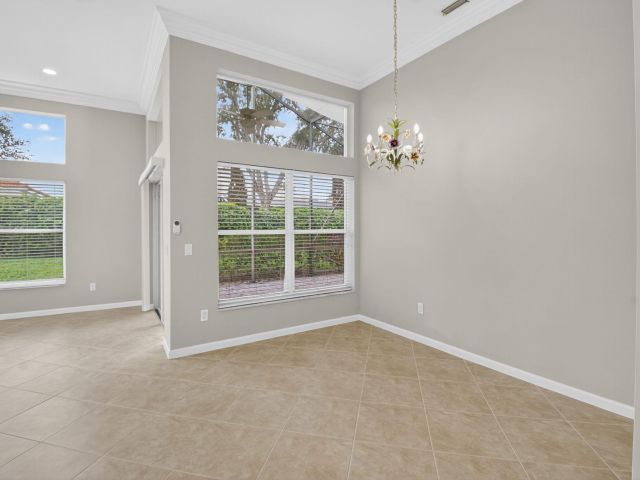 Продажа дома по адресу 7232 Morocca Lake Drive - фото 6823769