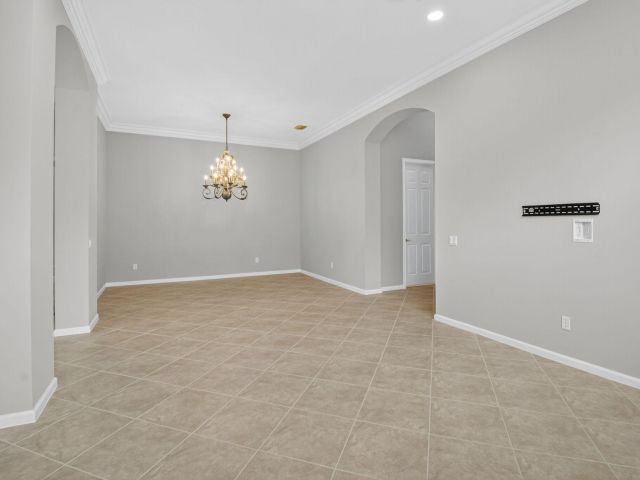 Продажа дома по адресу 7232 Morocca Lake Drive - фото 6823774