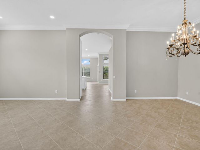 Продажа дома по адресу 7232 Morocca Lake Drive - фото 6823778