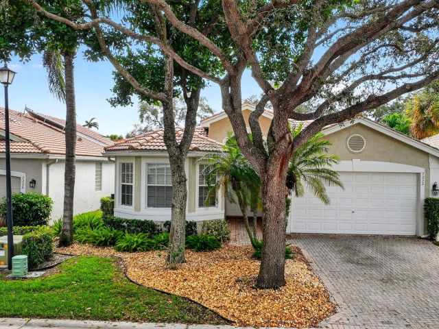 Продажа дома по адресу 7232 Morocca Lake Drive - фото 6823782