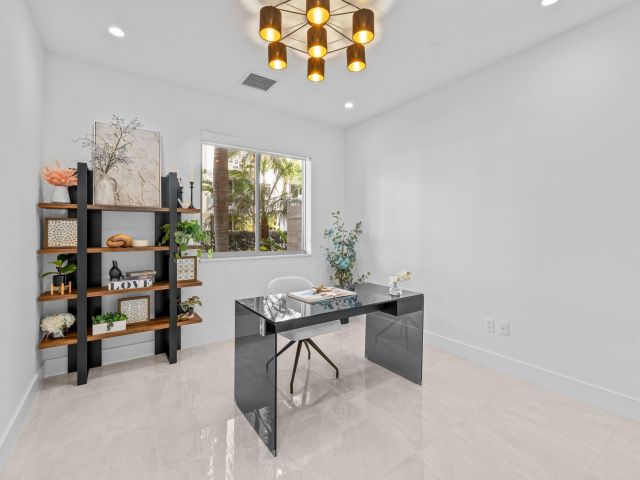 Продажа дома по адресу 1731 NW 40th Drive - фото 6840577