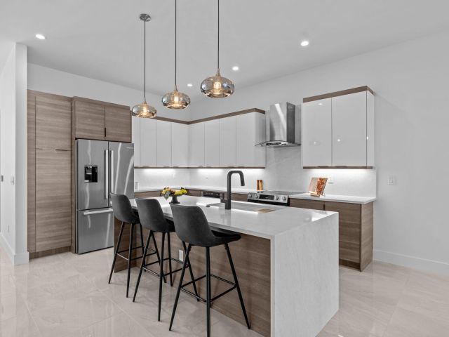 Продажа дома по адресу 1731 NW 40th Drive - фото 6840581