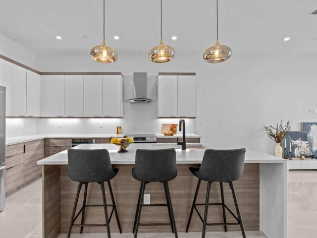 Продажа дома по адресу 1731 NW 40th Drive - фото 6840582