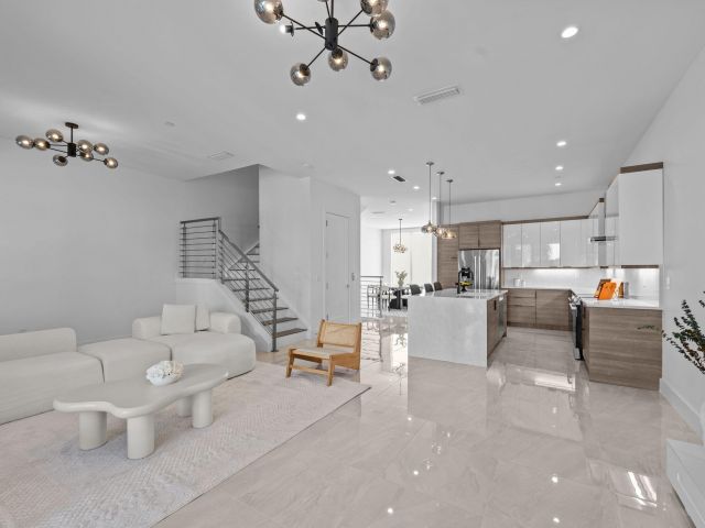 Продажа дома по адресу 1731 NW 40th Drive - фото 6840585