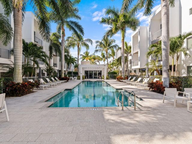 Продажа дома по адресу 1731 NW 40th Drive - фото 6840596