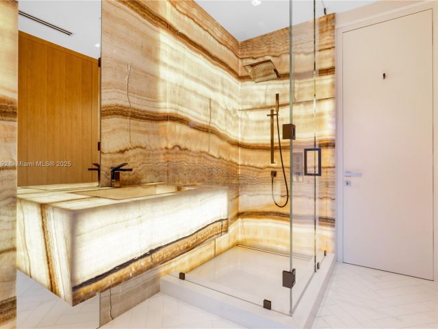 Продажа дома по адресу 94 S Hibiscus Dr - фото 6826524