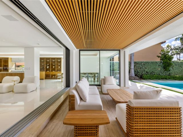 Продажа дома по адресу 94 S Hibiscus Dr - фото 6826527