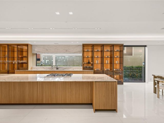 Продажа дома по адресу 94 S Hibiscus Dr - фото 6826536