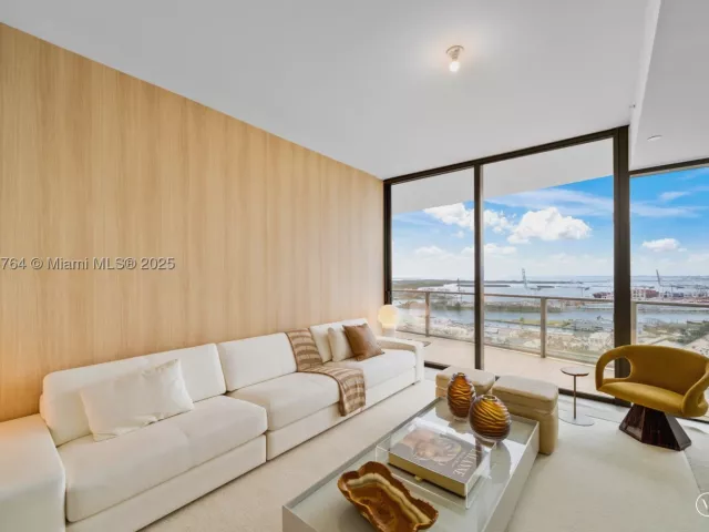 Продажа квартиры #3402.03 - фото 9049549