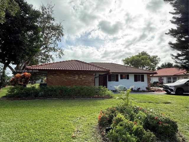 Продажа дома по адресу 300 NW 42nd St - фото 7467596