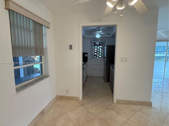 Продажа дома по адресу 300 NW 42nd St - фото 7467612