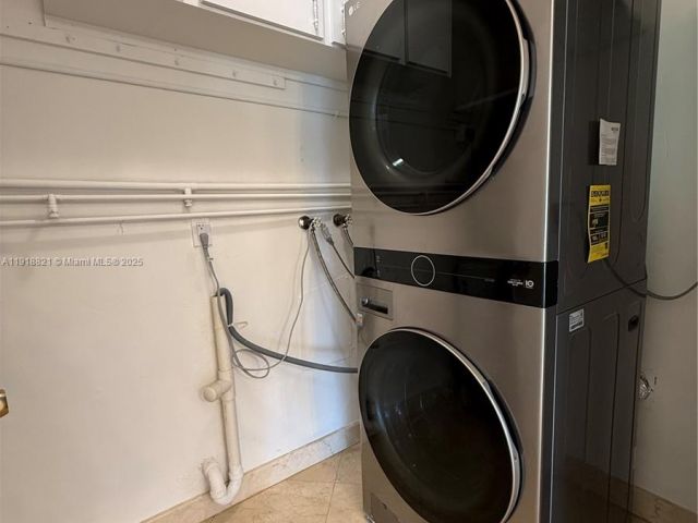 Продажа дома по адресу 300 NW 42nd St - фото 7467626