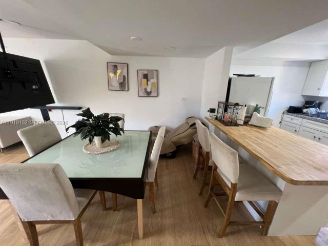 Дом в аренду по адресу 1480 NE 151st St 101 - фото 7449199