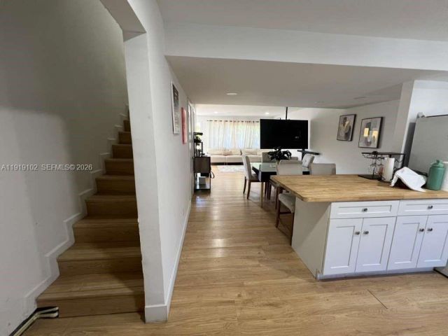 Дом в аренду по адресу 1480 NE 151st St 101 - фото 7449204