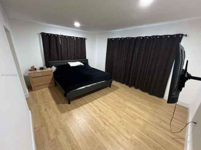 Дом в аренду по адресу 1480 NE 151st St 101 - фото 7449206