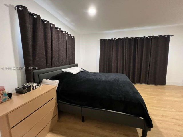 Дом в аренду по адресу 1480 NE 151st St 101 - фото 7449211