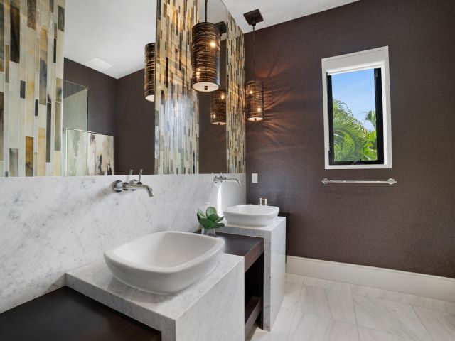 Продажа дома по адресу 701 Sanctuary Drive - фото 6863776