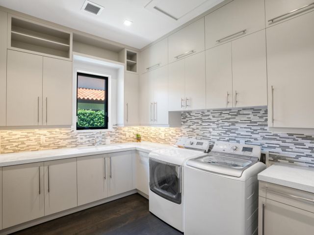 Продажа дома по адресу 701 Sanctuary Drive - фото 6863778