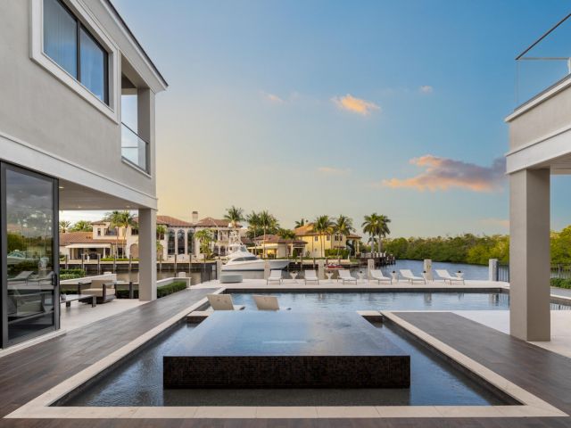 Продажа дома по адресу 701 Sanctuary Drive - фото 6863782