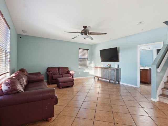 Продажа дома по адресу 799 Quartz Terrace - фото 6834446